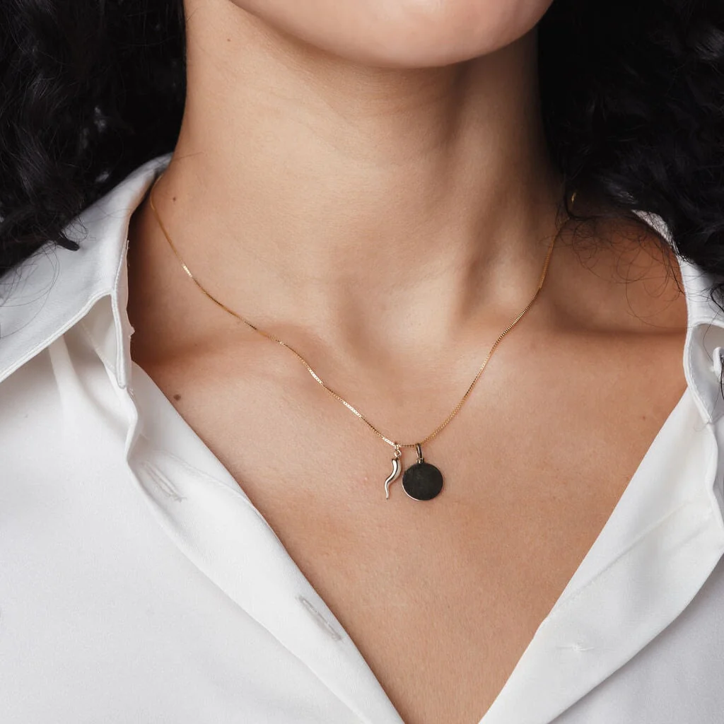 10k Mini Lucky Horn charm - Image 2