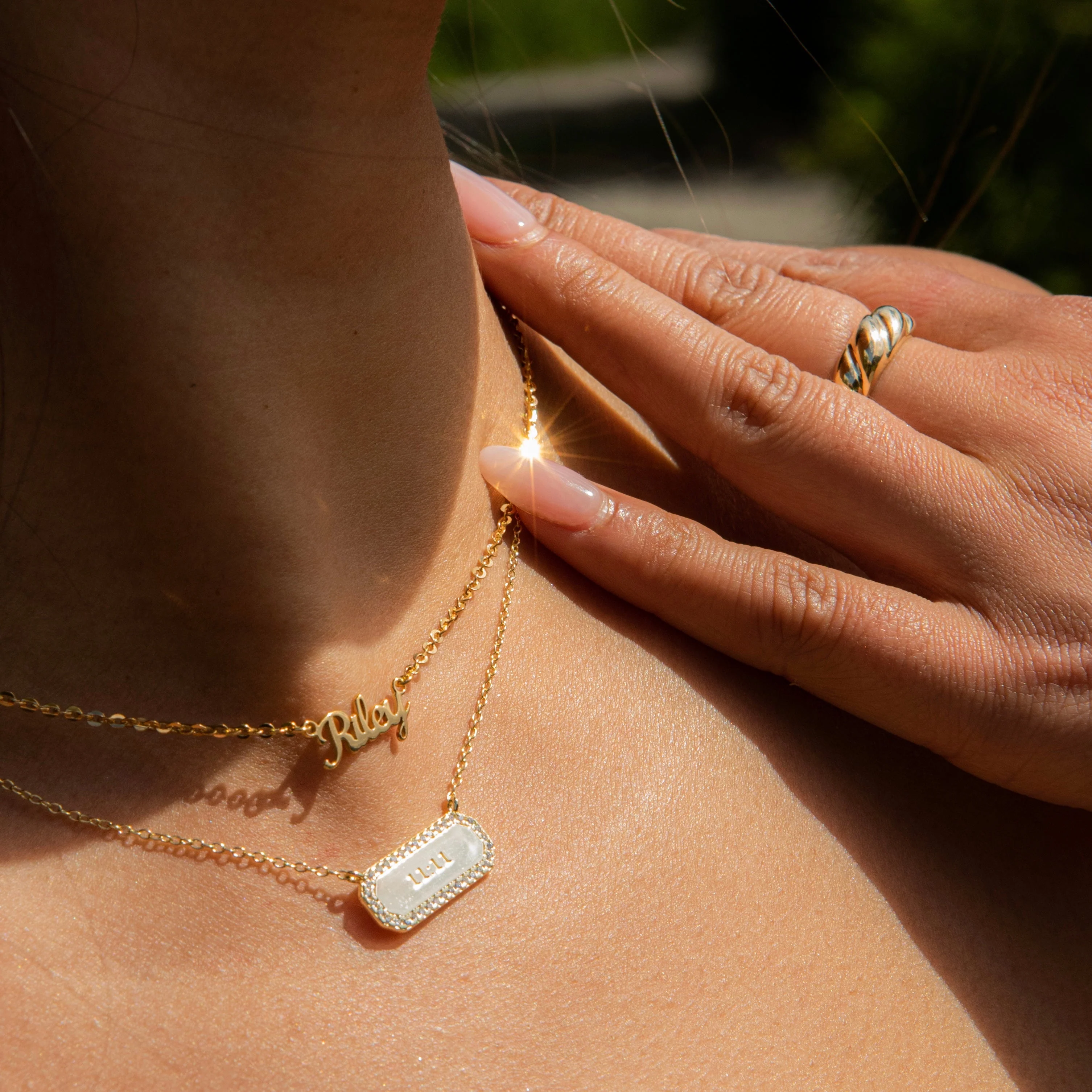 Bella Custom Name Necklace - Image 4