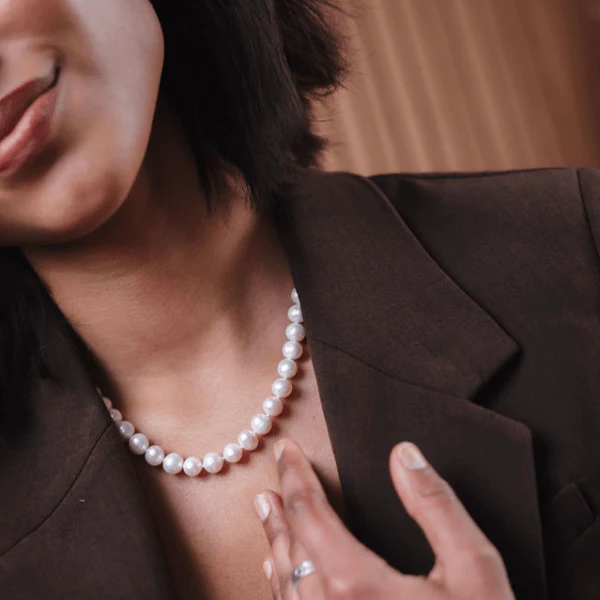 Classic Pearl Necklace - Image 4