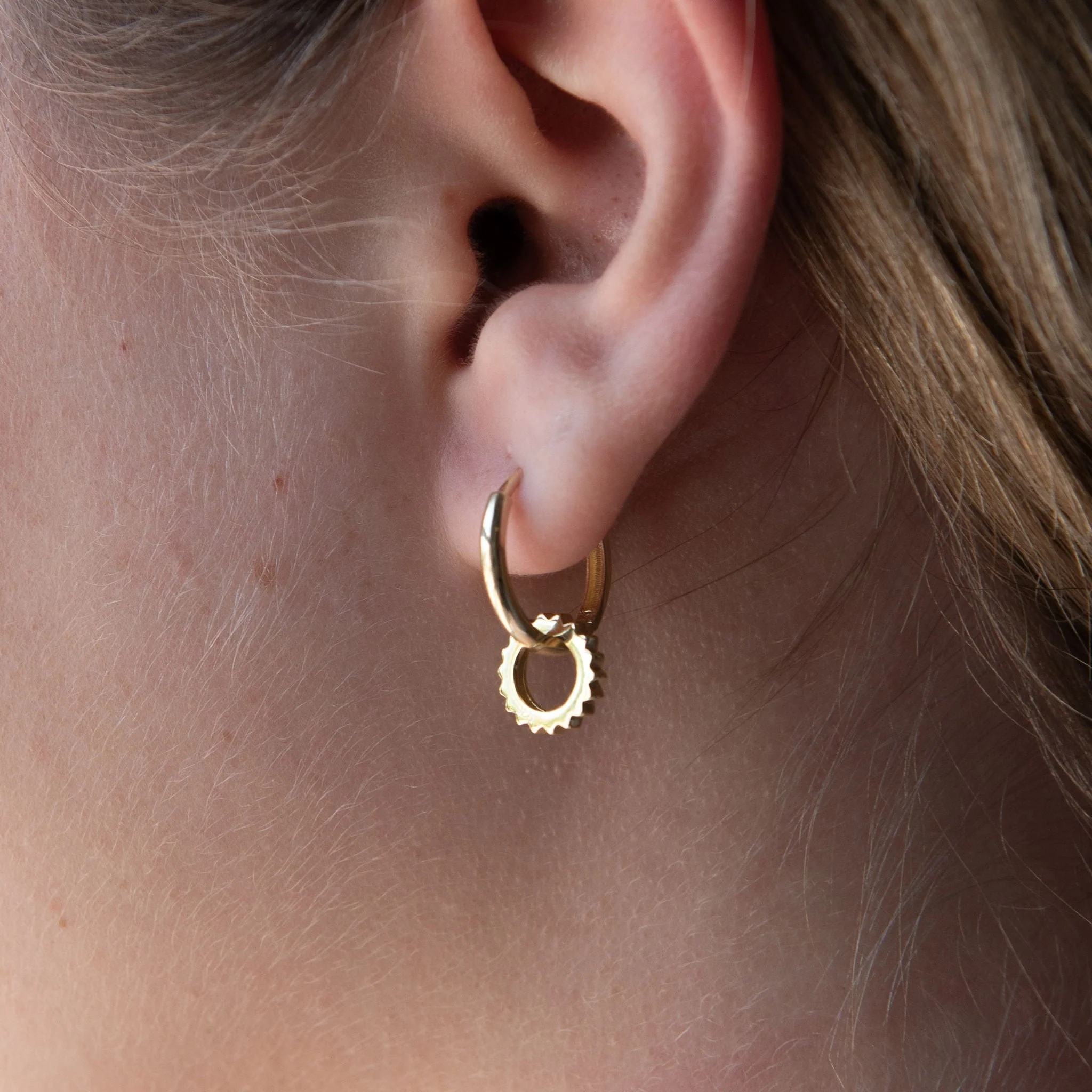 Fluted Single Hoop Charm - Image 2