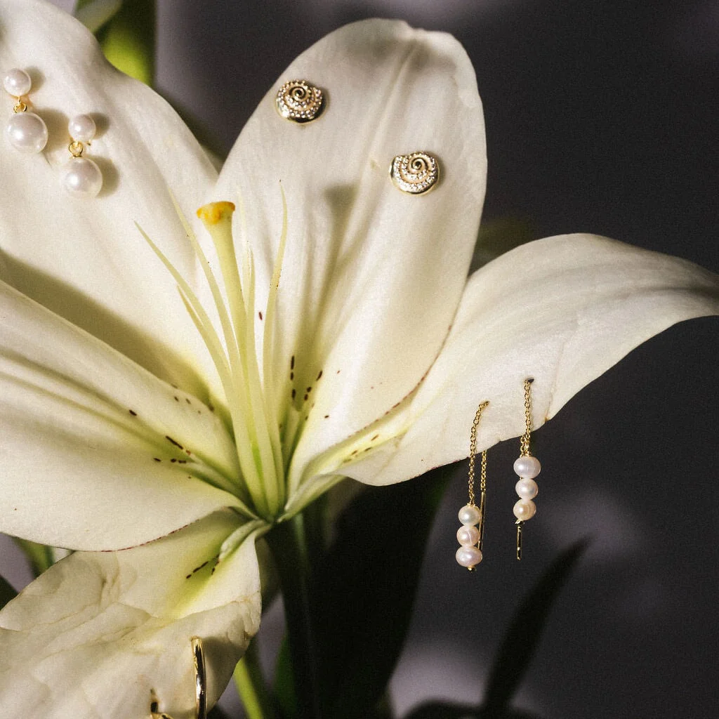 Pearl Threader Earrings - Image 4